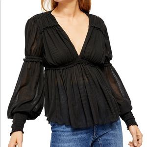 Free People black top ⭐️